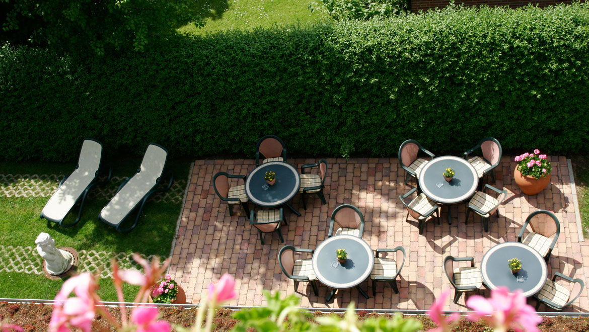 Entspannen im grünen Garten vom Wellnesshotel | Hotel Bad Nenndorf